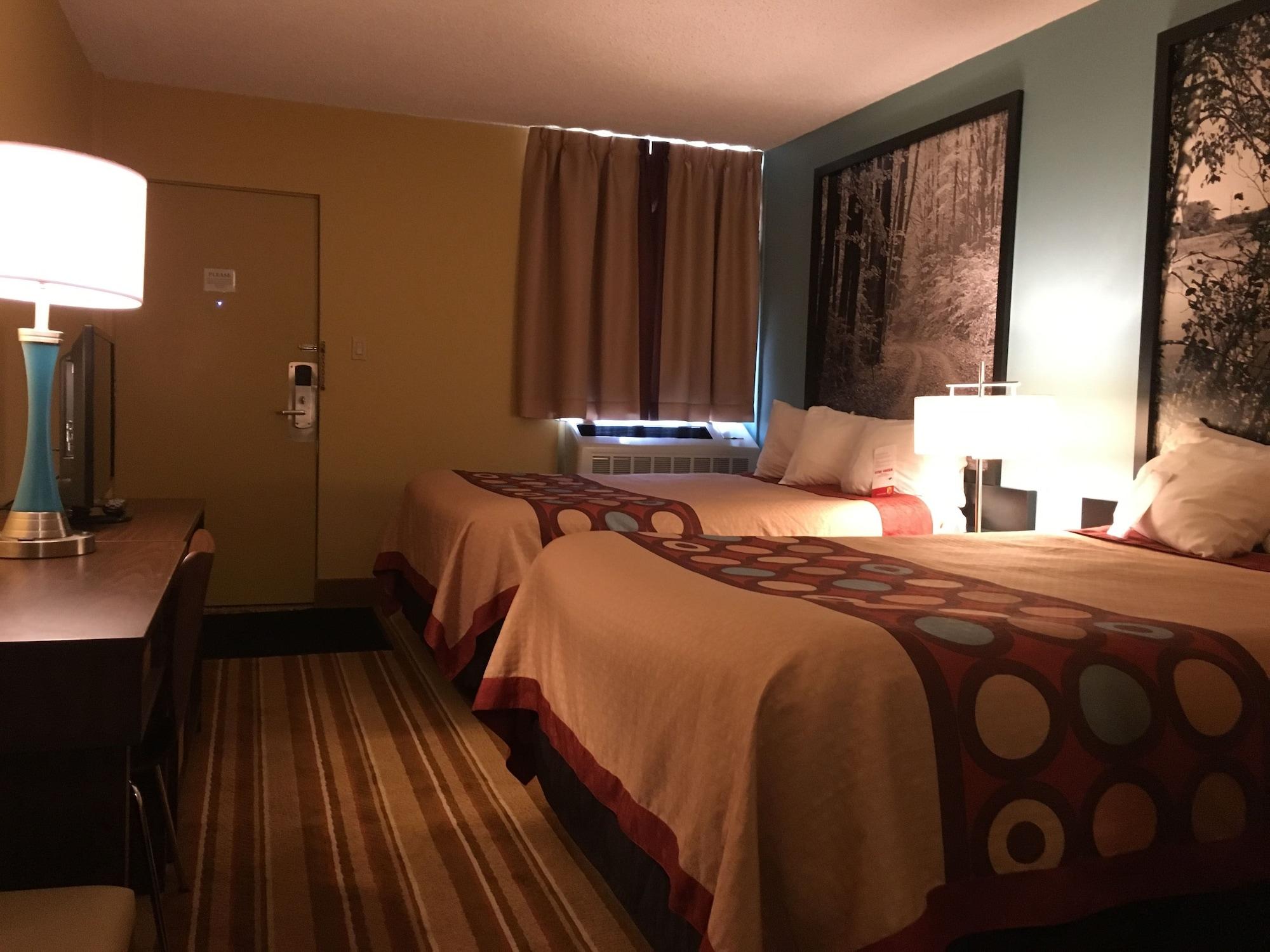 Super 8 By Wyndham Thunder Bay Motel Екстериор снимка