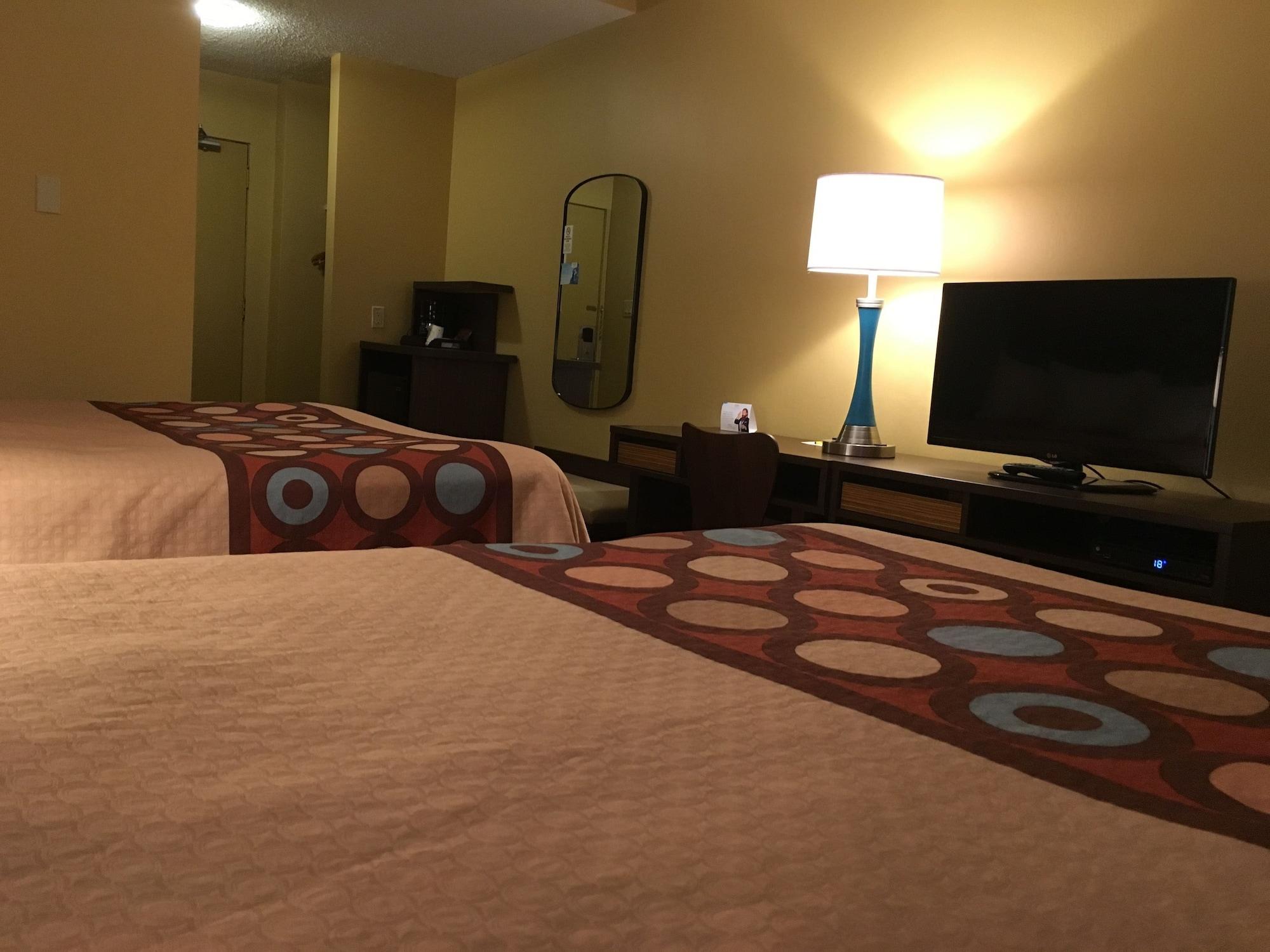 Super 8 By Wyndham Thunder Bay Motel Екстериор снимка