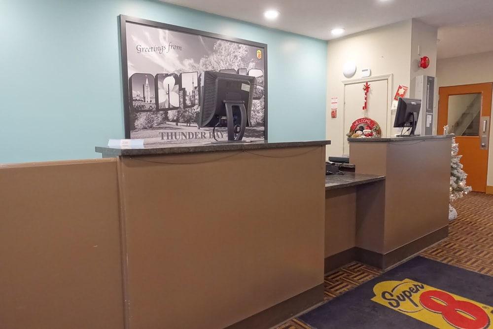 Super 8 By Wyndham Thunder Bay Motel Екстериор снимка