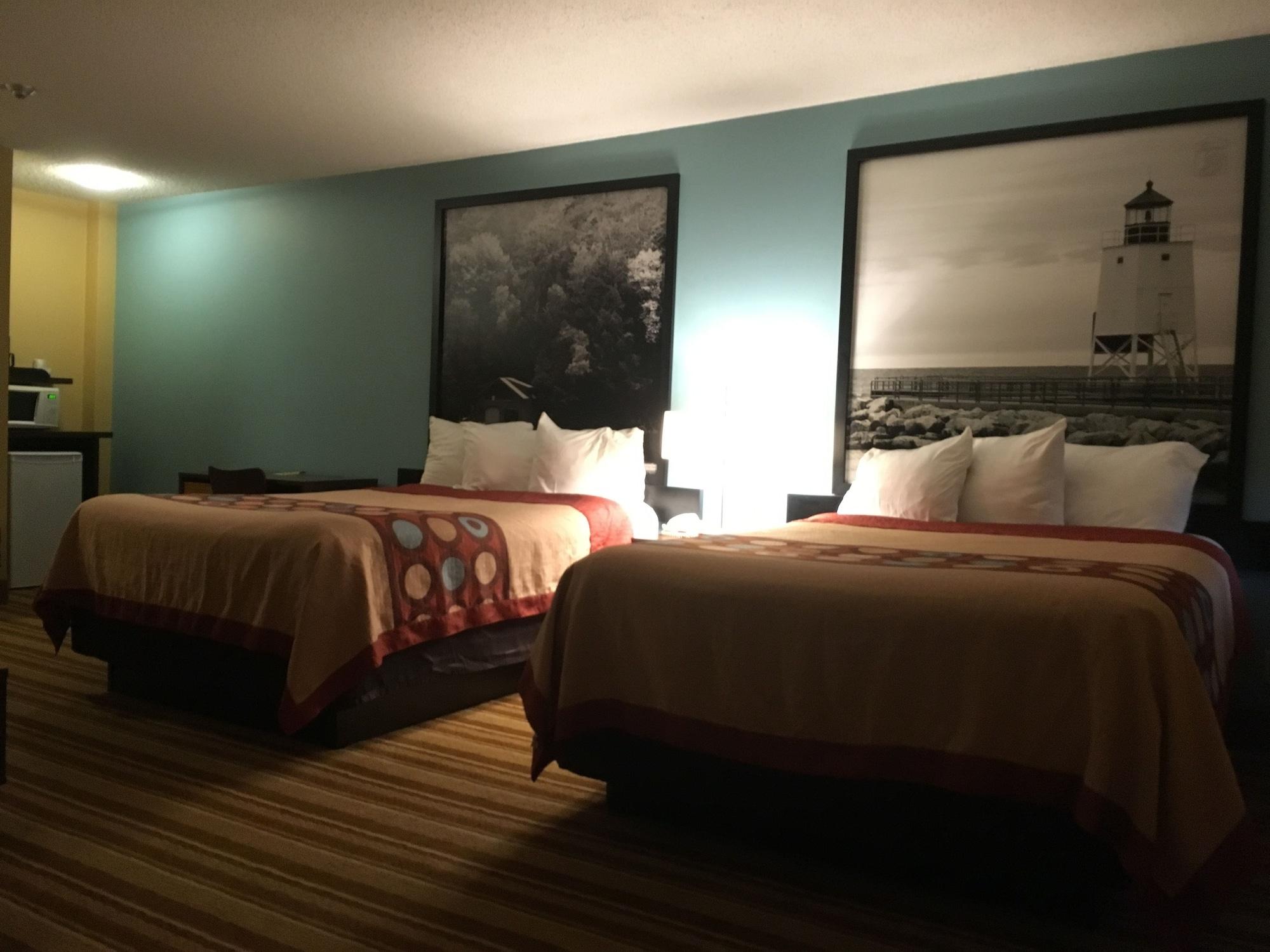 Super 8 By Wyndham Thunder Bay Motel Екстериор снимка