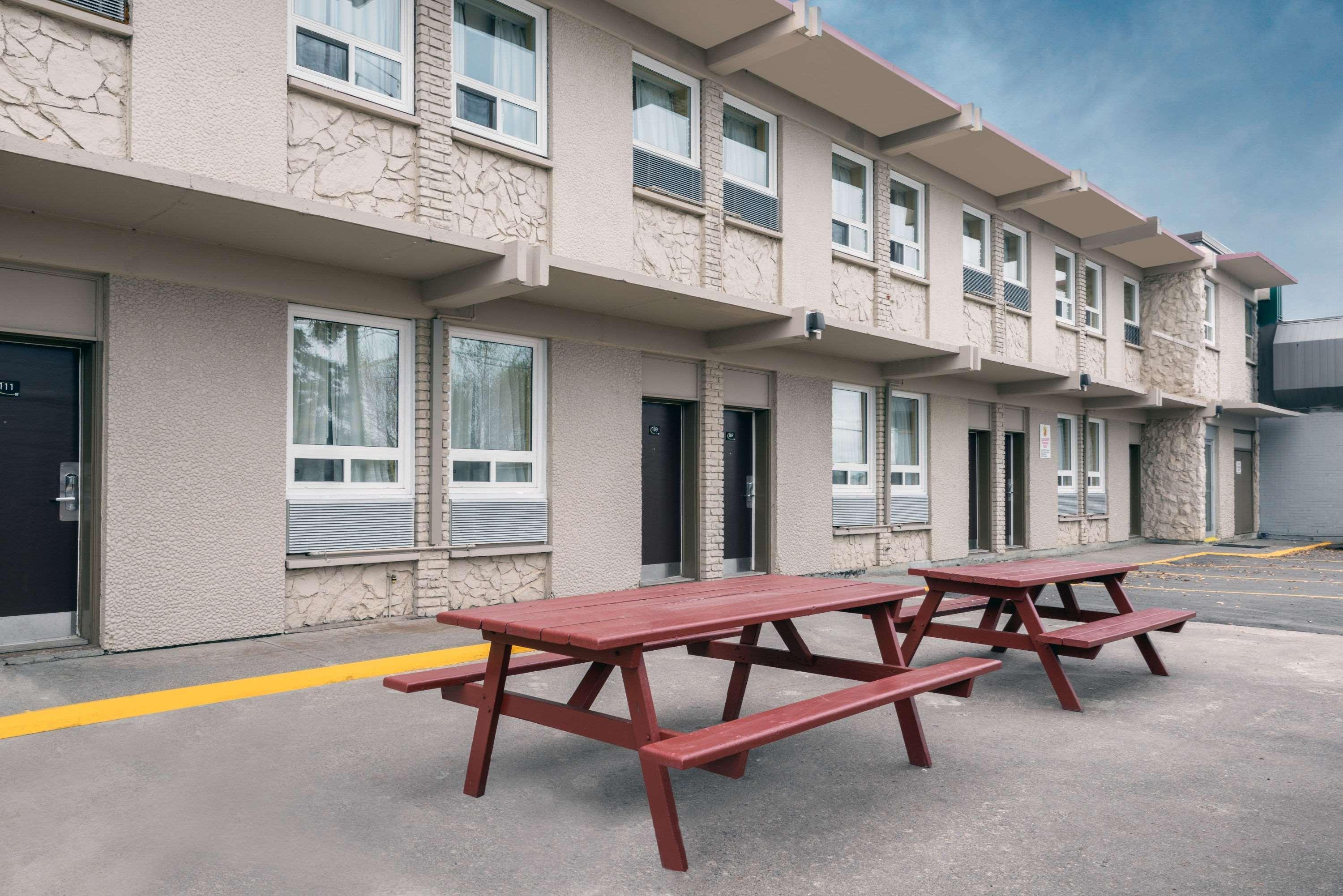 Super 8 By Wyndham Thunder Bay Motel Екстериор снимка