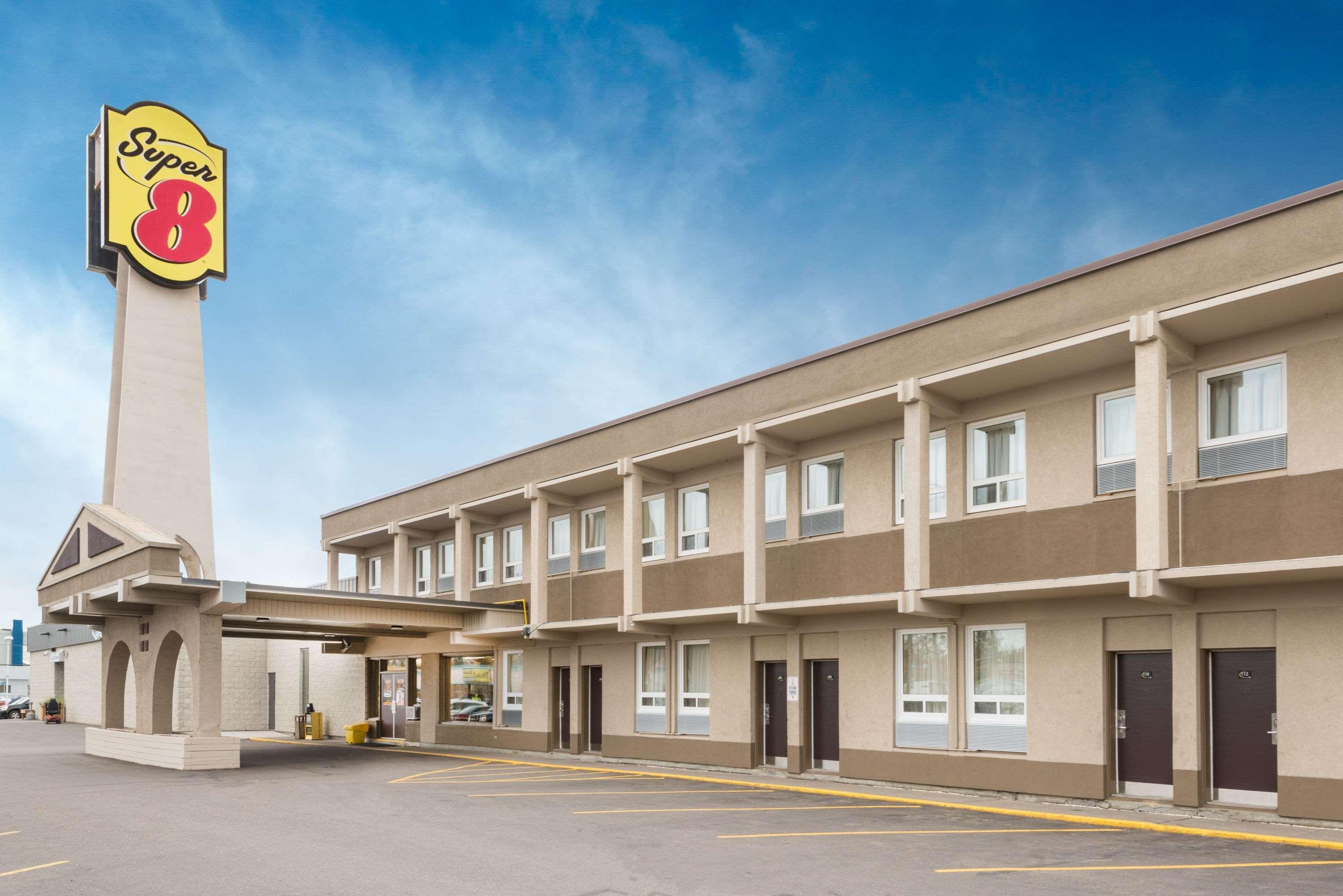 Super 8 By Wyndham Thunder Bay Motel Екстериор снимка