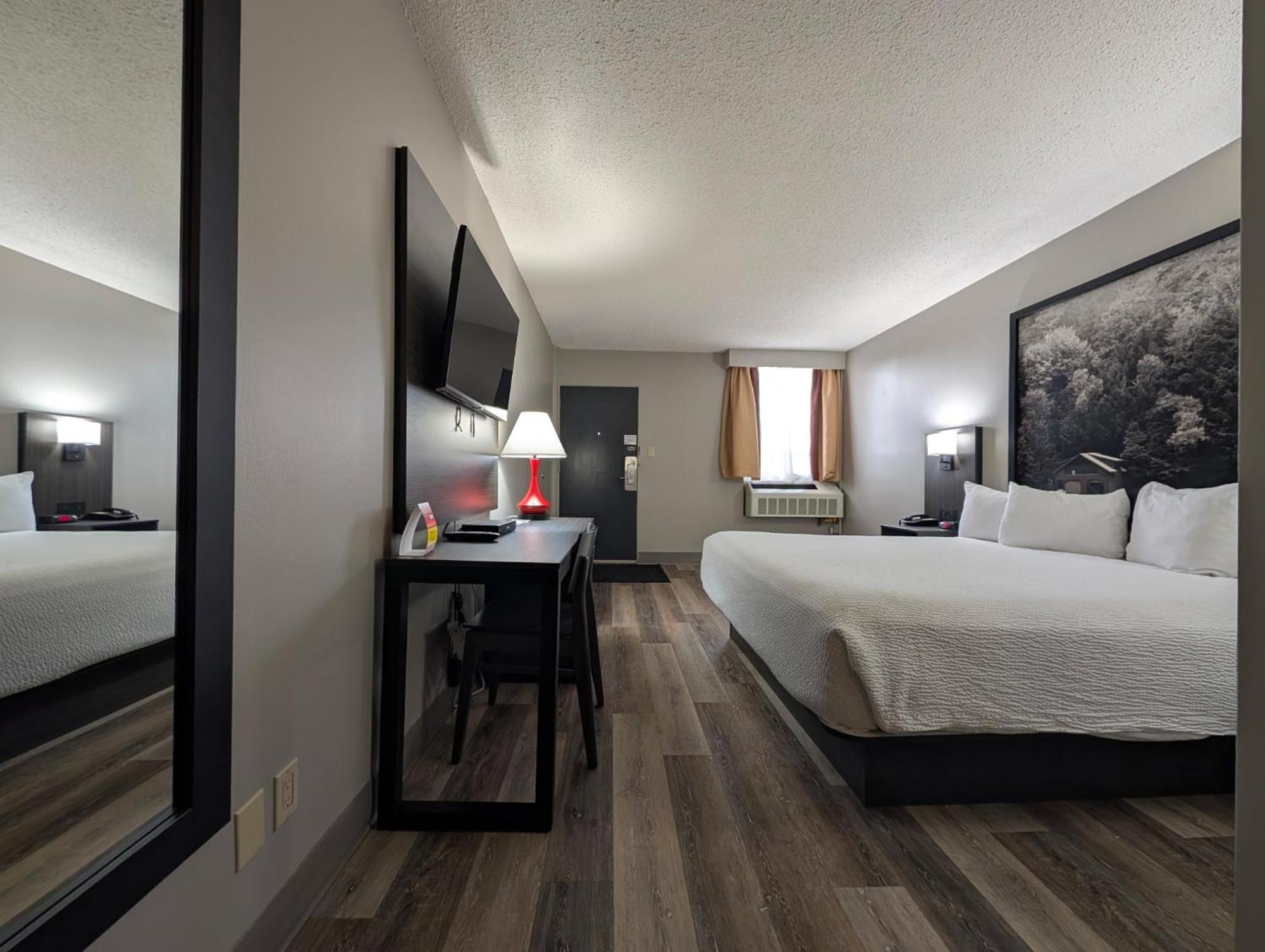 Super 8 By Wyndham Thunder Bay Motel Екстериор снимка
